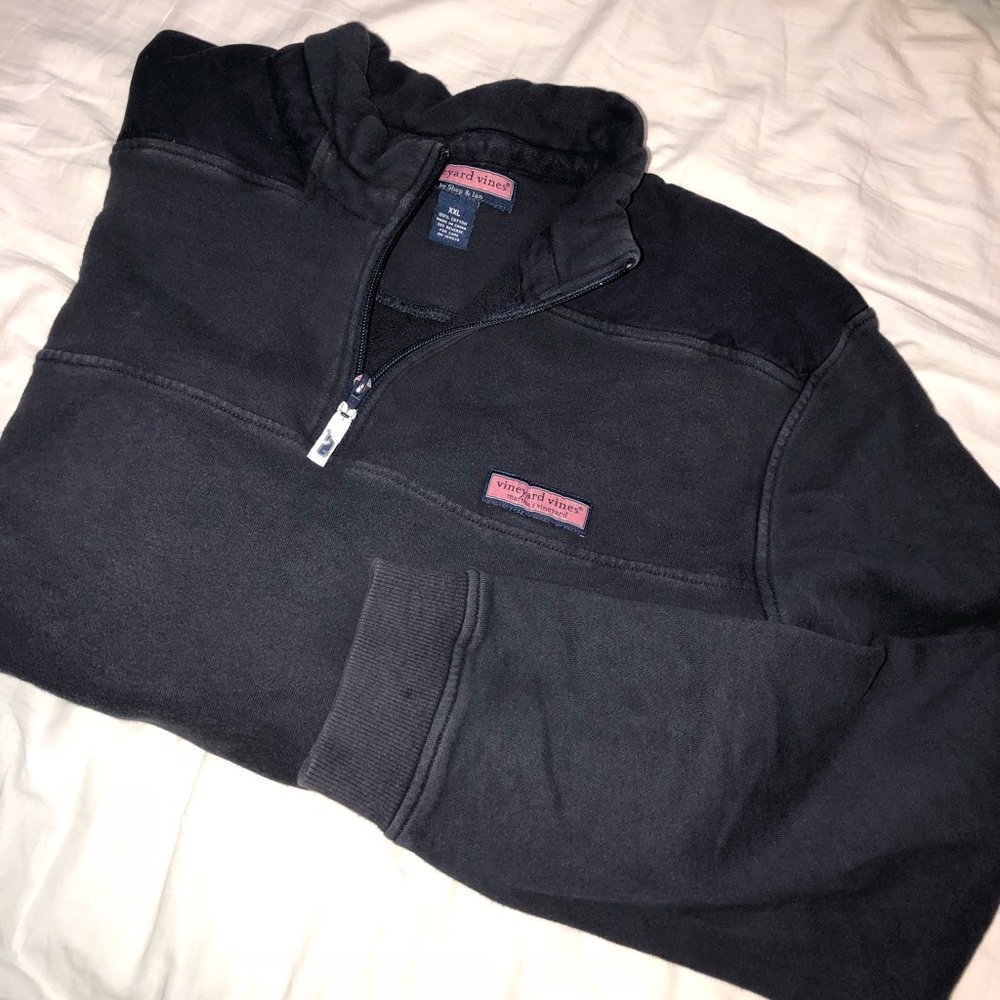 Vineyard Vines men’s pullover sweatshirt